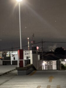 遠くより